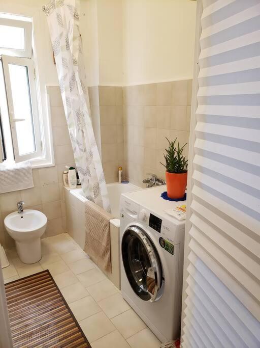 Suite 1800 Бари Екстериор снимка