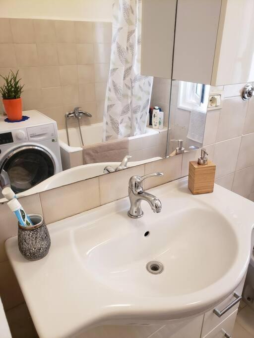 Suite 1800 Бари Екстериор снимка